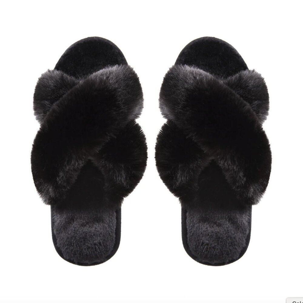 Black faux fur memory foam slippers